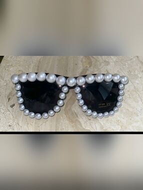 Pearl-Trim Black Sunglasses